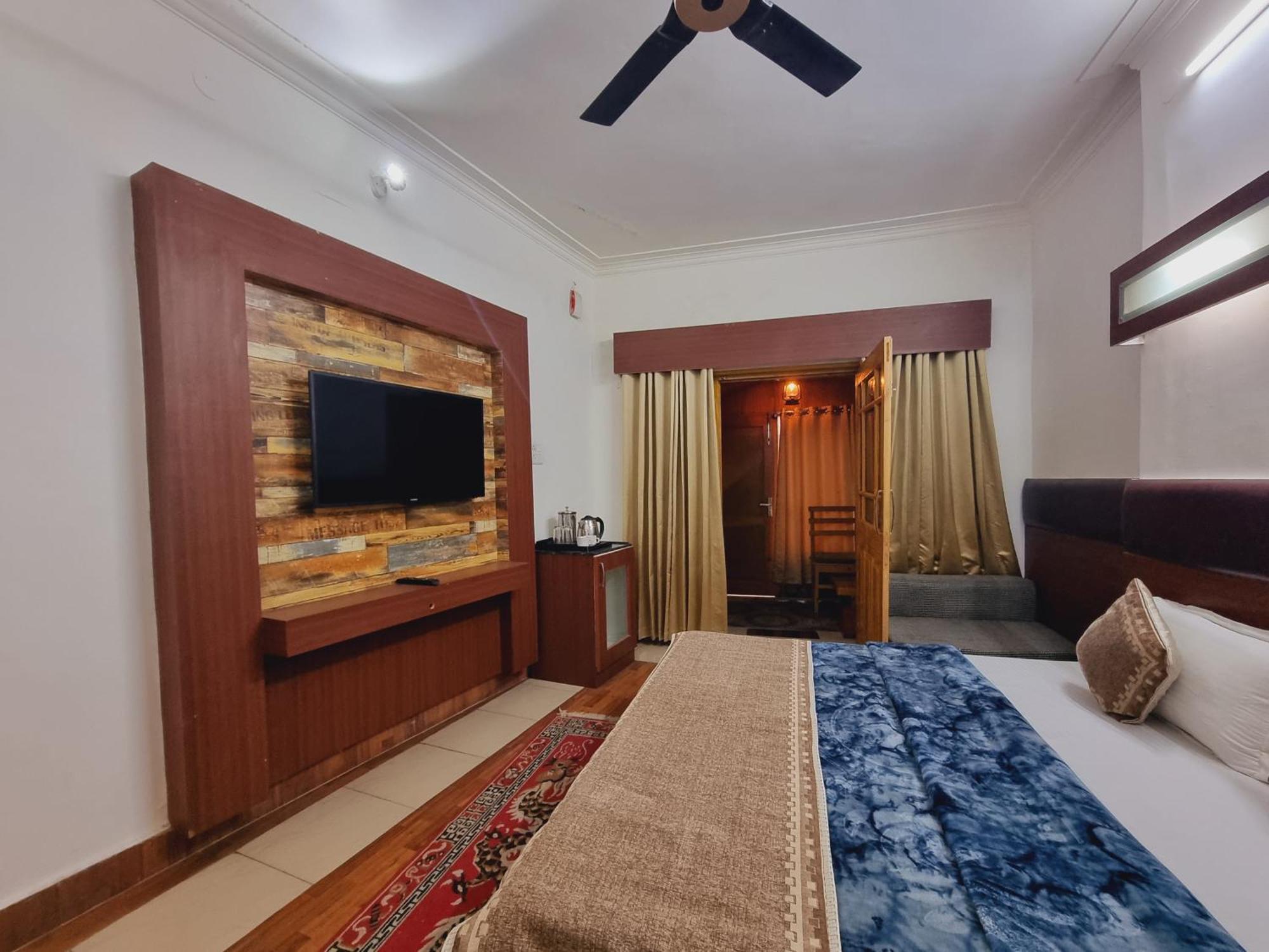 Wow Hotels Green View Далхаузи Екстериор снимка