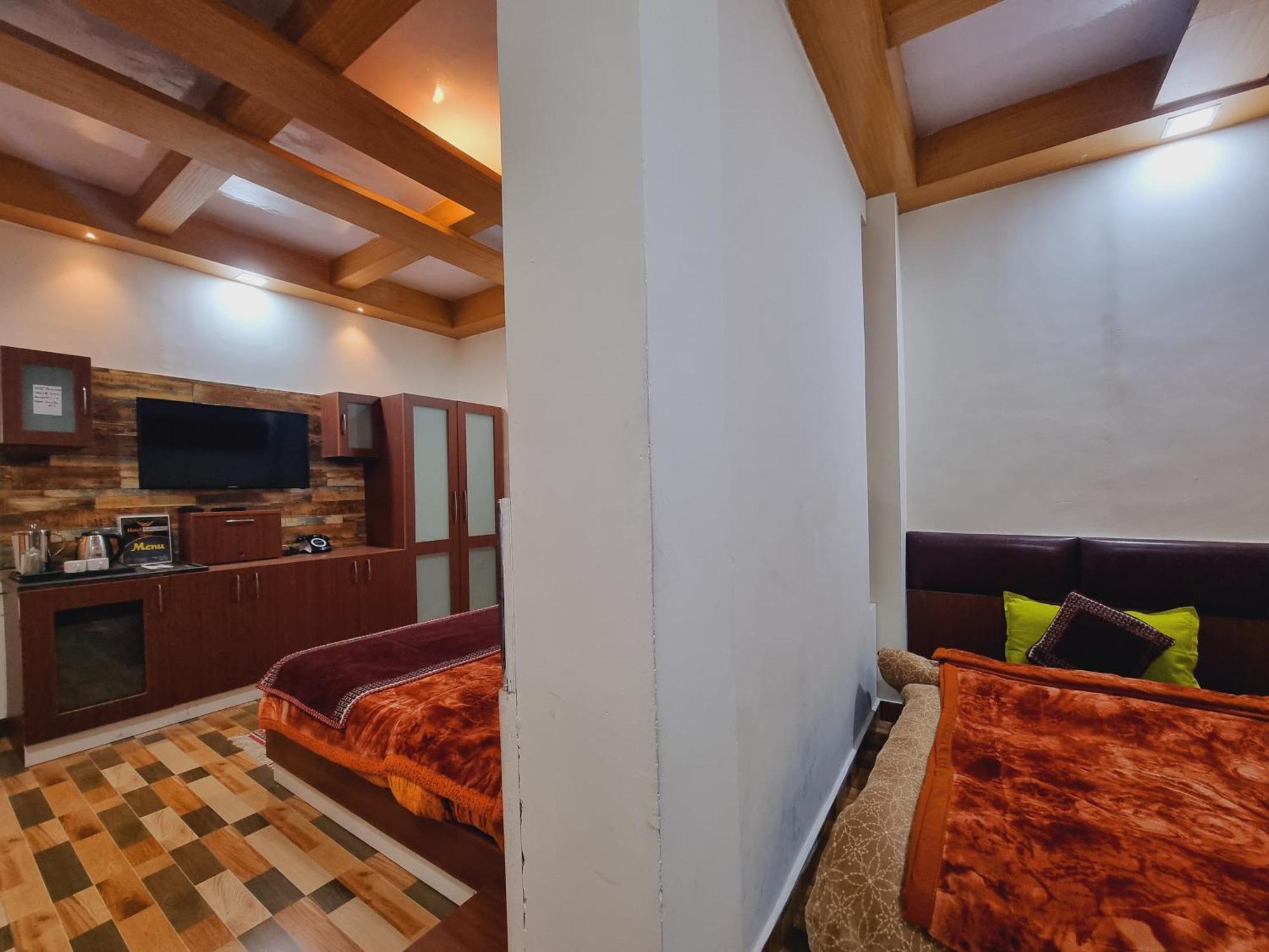 Wow Hotels Green View Далхаузи Екстериор снимка